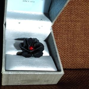 Black rose ring